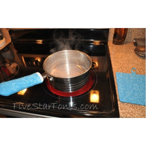http://fivestarfonts.com/image/cache/data/products/Pot-holders/blue-stove-potholder-web-500x500.jpg