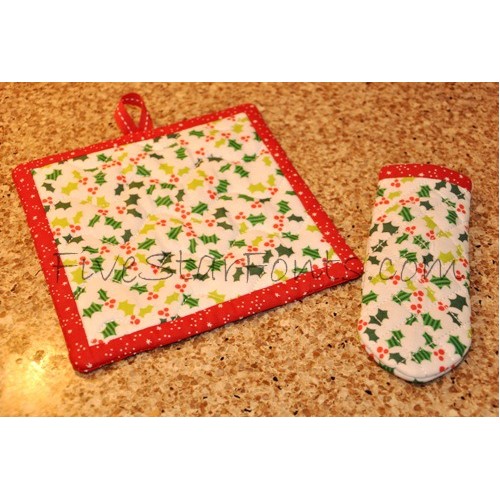 http://fivestarfonts.com/image/cache/data/products/Pot-holders/christmas-on-counter-pair-web-500x500.jpg