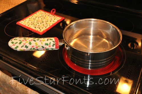 http://fivestarfonts.com/image/data/products/Pot-holders/christmas-stove-potholdtoo-web.jpg
