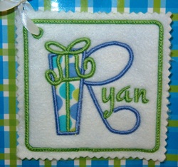 Gift Box Applique Font - 3 SIZES-BONUS Gift Tag!